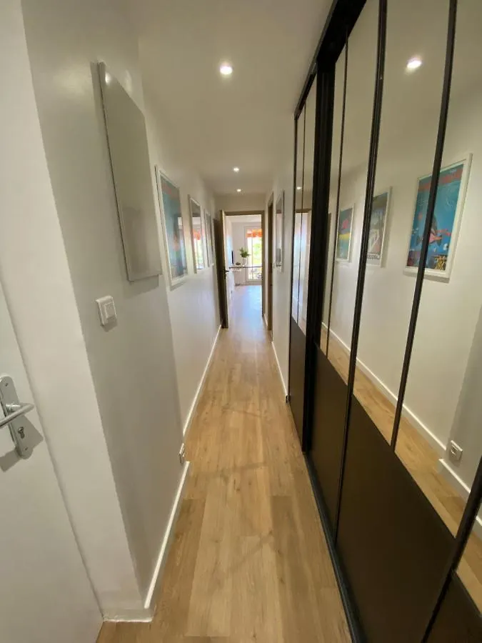 Superbe Appartement Avec Grande Terrasse Carqueiranne 0*,  France